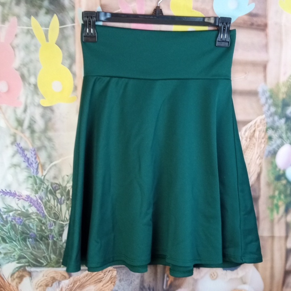 👕 Charlotte Russe Green Mini Skirt